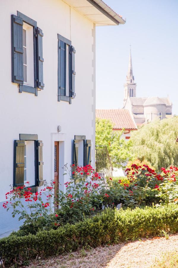 Maison Gamboia, Chambres D'Hotes Au Calme Avec Jardin Hasparren Kültér fotó