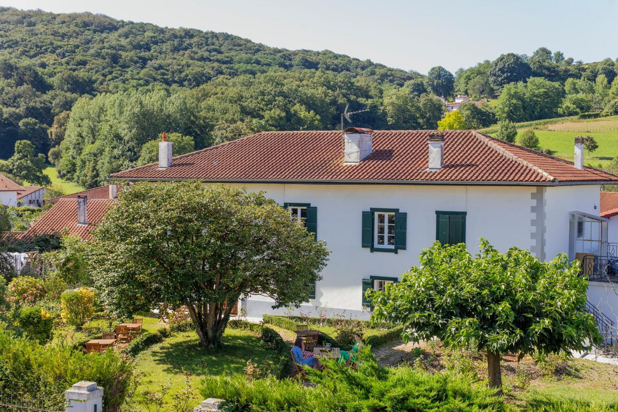 Maison Gamboia, Chambres D'Hotes Au Calme Avec Jardin Hasparren Kültér fotó
